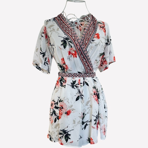 NWOT Never Worn, Women’s Floral Romper with Pink and Navy Accents - Size Small - Picture 1 of 5